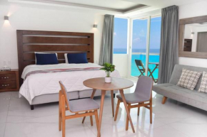 Hermoso estudio frente al mar, balcon, gym 3504